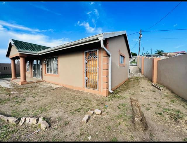 3 BEDROOM HOUSE FOR SALE IN KWAMASHU